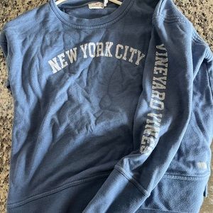 NYC Vineyard vines sweatshirt